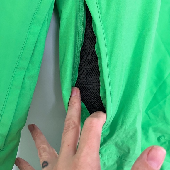Helly Hansen Women’s Bright Green Legendary Ski Pants - Picture 3 of 12